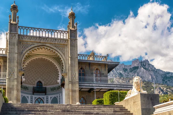 Vorontsov Palace in Crimea — Stock Photo, Image