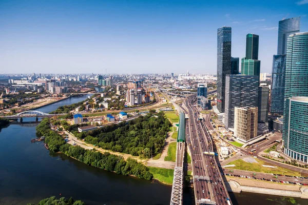 Vue aérienne de Moscou avec la rivière Moskva, Russie — Photo