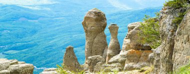 Kaya oluşumları Kırım'muhteşem panoramik manzaralı