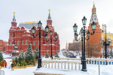 Kışın Moskova, Rusya. Manezhnaya Meydanı 'nın panoramik manzarası