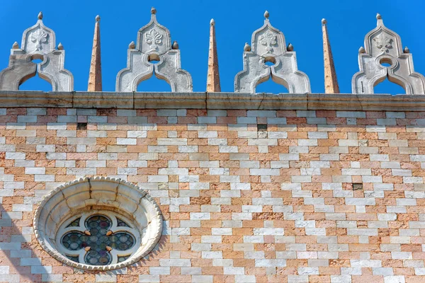 Détail du Palais des Doges, Venise, Italie. Le célèbre Palazzo Ducale est sur — Photo