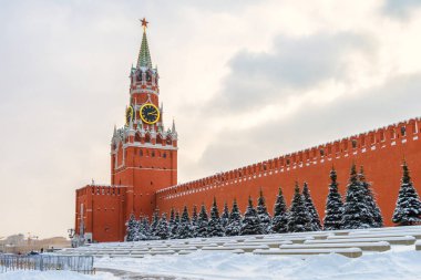 Kışın Moskova Kremlin, Rusya. Meşhur bir turistik mekan.