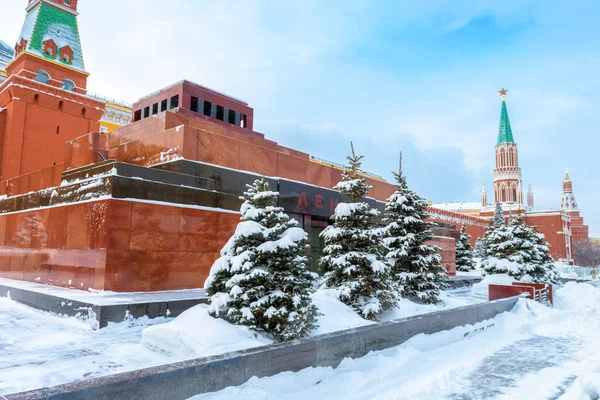 莫斯科在白雪的冬天，俄罗斯。 莫斯科凯雷姆的列宁陵墓 — 图库照片