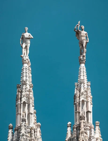 Milan Cathedral close-up, Itália. Detalhe do telhado de luxo. Famoso M — Fotografia de Stock