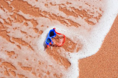 Yüzme sahilde gözlük