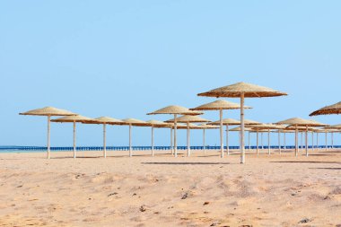 Dinlenmek için ıssız bir kumsal