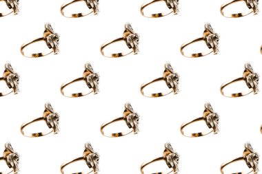 altın yüzük beyaz izole