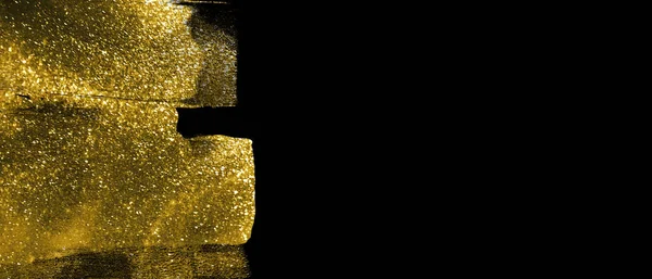 Banner com traços de brilho de ouro abstrato no fundo preto — Fotografia de Stock