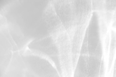 Beyaz bir duvara organik gölge düşür