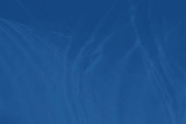 ışık ve gölgeler kostik ile mavi renkli soyut arka plan 