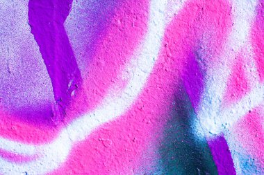 Renkli kentsel duvar dokusuna yakın çekim. Duvar kağıdı tasarımı için modern model. Yaratıcı şehir geçmişi. Soyut açık kompozisyon.