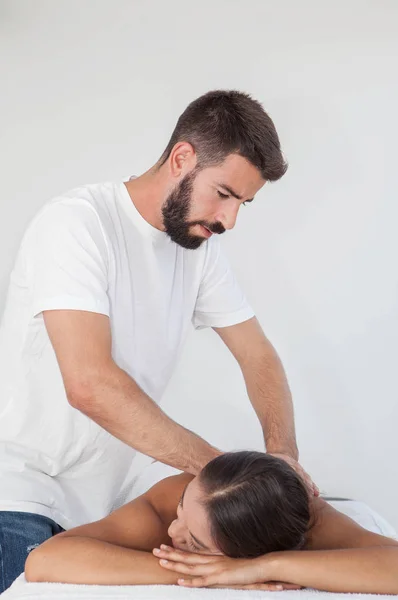 Relaxing back massage therapy — Stock Photo, Image