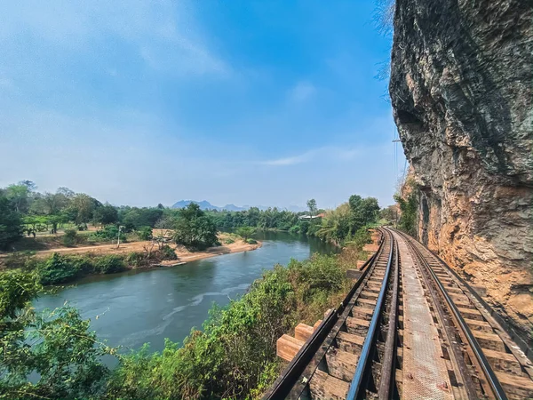 Bella Vista Ferrovia Montagne Scena Fiume Natura Sfondi Carta Parati — Foto Stock