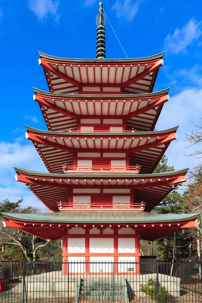 Japonské pět uložené pagoda poblíž Fuji — Stock fotografie