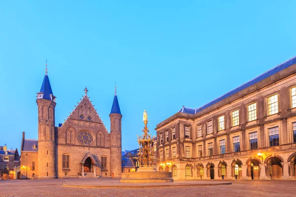 Facciata gotica di Ridderzaal a Binnenhof, Aia — Foto Stock