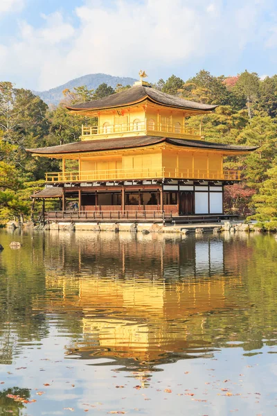 Το Χρυσό Περίπτερο (Kinkaku-Ji) του Κιότο, Ιαπωνία. Εικόνα Αρχείου