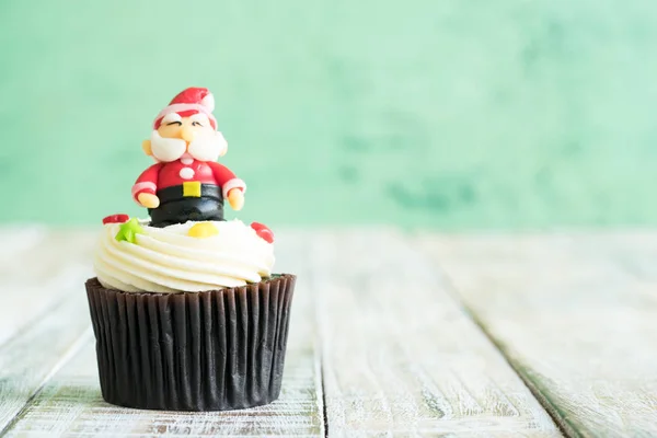 Christmas of cupcake on the wooden. — Stock Photo, Image