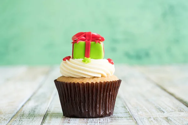 Christmas of cupcake on the wooden. — Stock Photo, Image