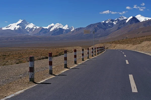 Nowa droga w Tybecie. — Zdjęcie stockowe