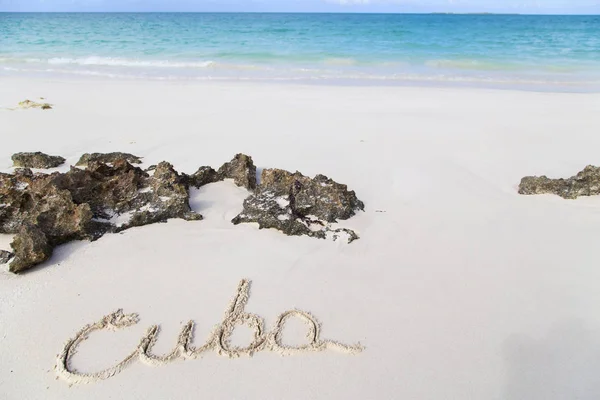 Надпись Пляжном Песке Куба Горизонтально — стоковое фото