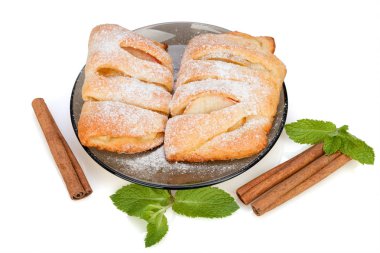  Elma, tarçın ve toz suga ile serpilir nane ile buns