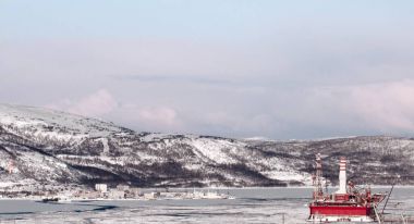 The ice-protected platform Prirazlomnaya to Shipyard no. 35 outs clipart