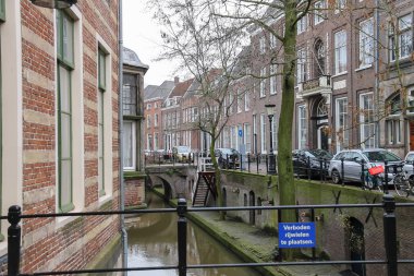Ünlü Oudegracht canal yanında Utrecht, konut evleri 