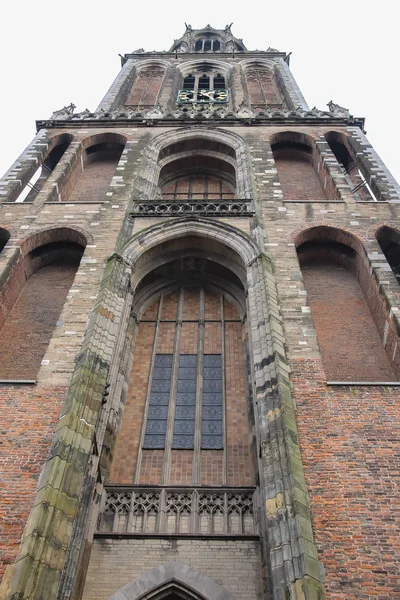 ユトレヒト、オランダの有名な大聖堂の塔 — ストック写真