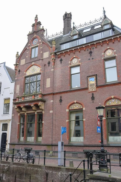 Παλιό κτίριο στο ιστορικό κέντρο της πόλης Ουτρέχτη, Ολλανδία — Φωτογραφία Αρχείου