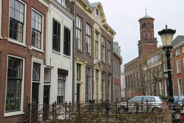 Altbauten im historischen Zentrum von utrecht, den Niederlanden — Stockfoto