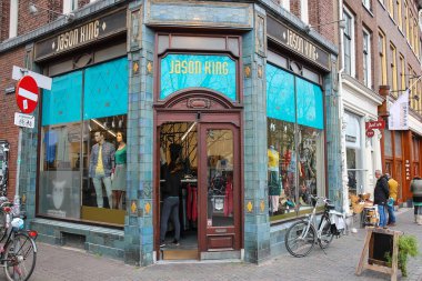 İnsanlara yakın Jason King giyim mağazası Utrecht, Hollanda