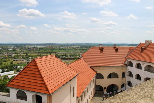 Telhados modernos do Castelo de Palanok, Mukachevo, Ucrânia — Fotografia de Stock