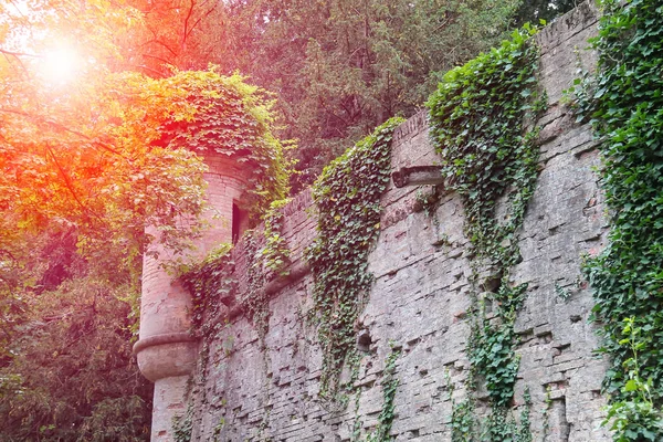 Středověký hrad v sunlights. Villa Sorra, Castelfranco Emilia, — Stock fotografie