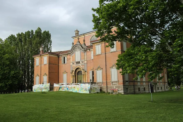 Baroque palace and park of Villa Sorra. — Stock Photo, Image