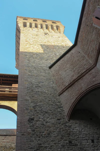 Impresionante fortaleza antigua en Vignola, Italia —  Fotos de Stock