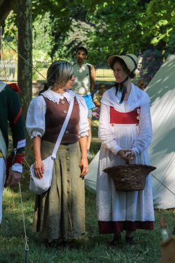 İnsanlar Napoleonica olay. Magnific kostümlü gösterimi