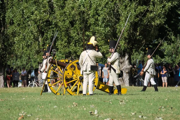 İnsanlar Napoleonica olay. Kostümlü savaşta muhteşem Villa