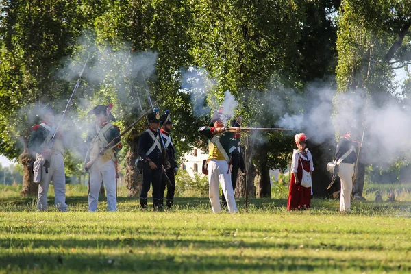 People on Napoleonica event. Costumed battle in magnificent Vill — Stock Photo, Image