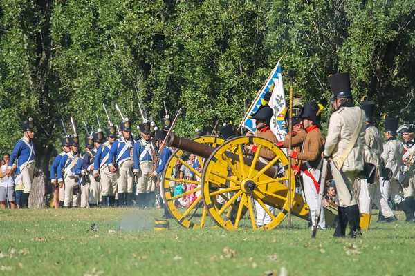 İnsanlar Napoleonica olay. Kostümlü savaşta muhteşem Villa