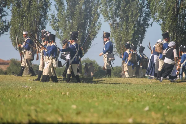 İnsanlar Napoleonica olay. Kostümlü savaşta muhteşem Villa