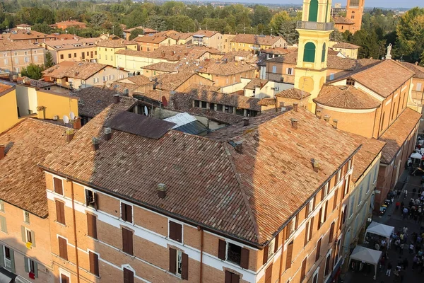 Centro histórico de Spilamberto, Itália. Vista superior da fortaleza — Fotografia de Stock