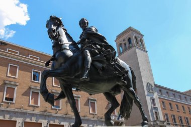 Alessandro Farnese, Parma Dükü bronz atlı heykeli. P