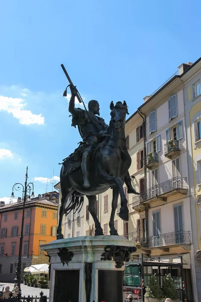 アレッサンドロ ・ ファルネーゼ、パルマ公のブロンズ騎馬像。P — ストック写真