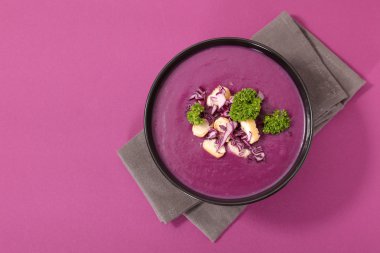 kırmızı lahana çorbası