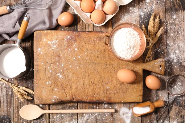 Bakning ingredienser och redskap — Stockfoto