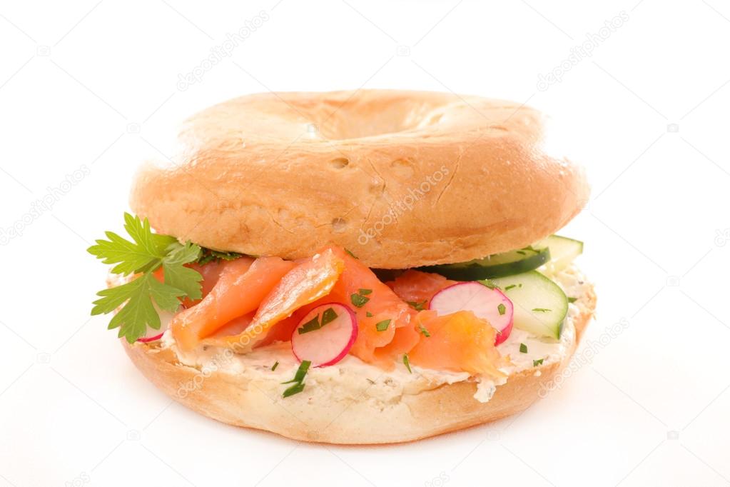 Bagel Met Zalm En Radijs Stockfoto C Studiom 126258792