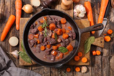 Fransız boeuf bourguignon
