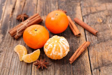 Clementine tarçın ve anason ile