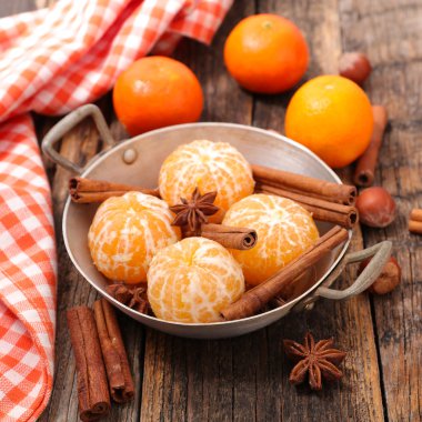 taze clementines ve baharatlar