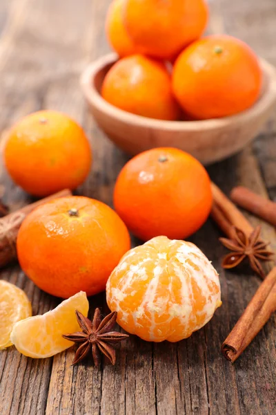 Clementine with cinnamon and anise — Stock Photo, Image
